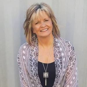 Meet your Posher, Joann